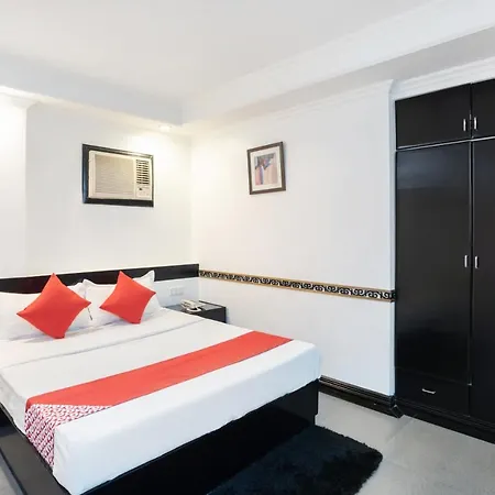 Oyo 138 White Palace Hotel