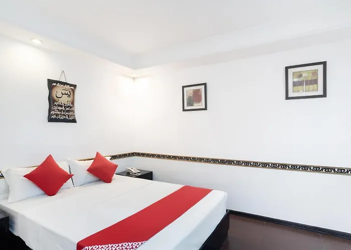 Hotel Oyo 138 White Palace Manille