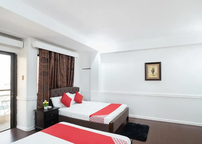 Hotel Oyo 138 White Palace 2*