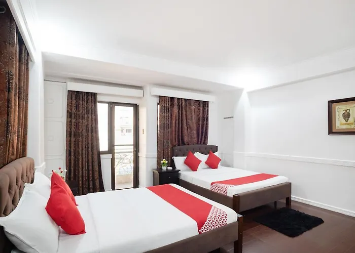 Hotel Oyo 138 White Palace 2*